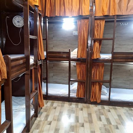 Unibed Dormitory Bombay Esterno foto