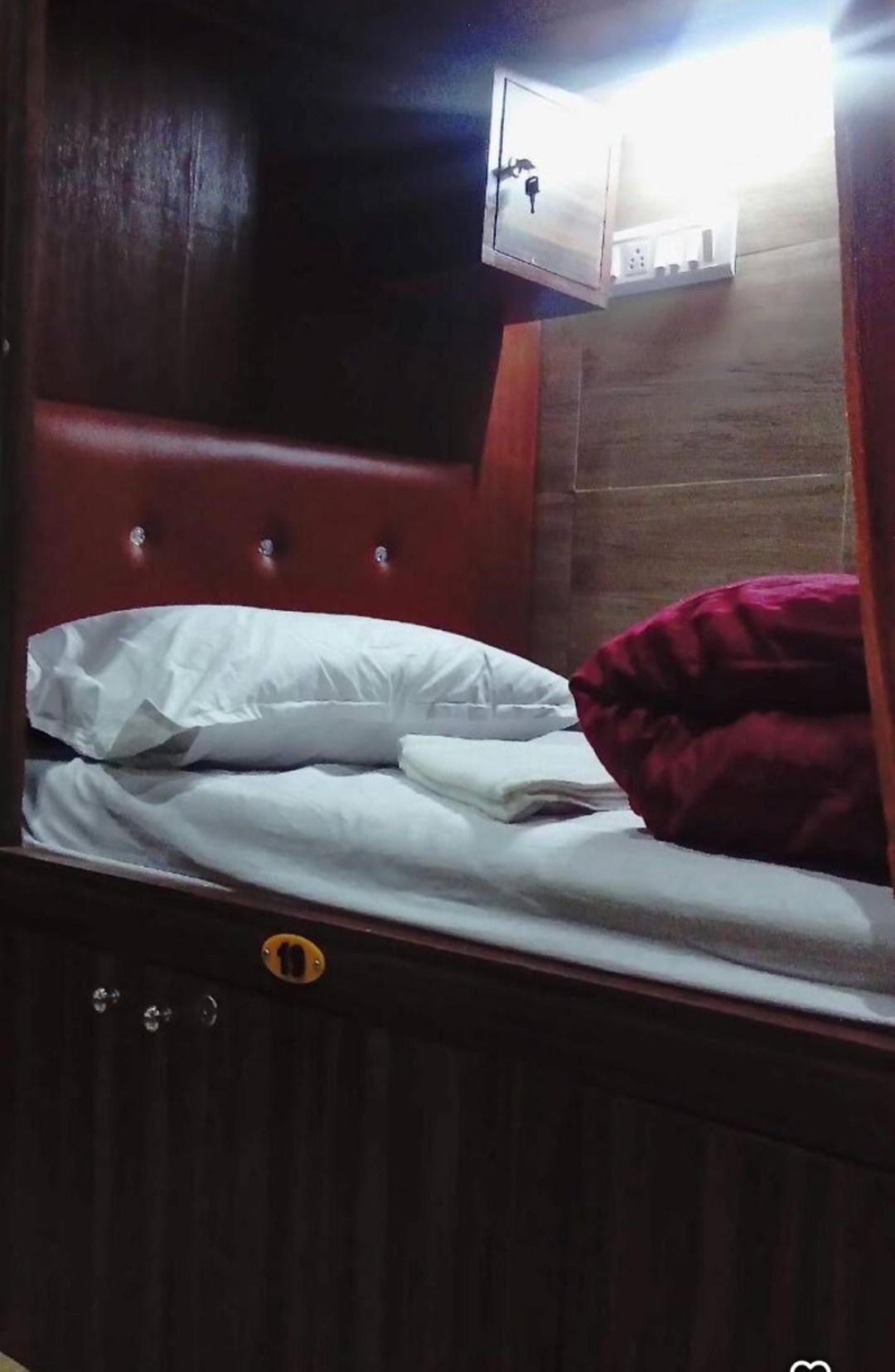 Unibed Dormitory Bombay Esterno foto