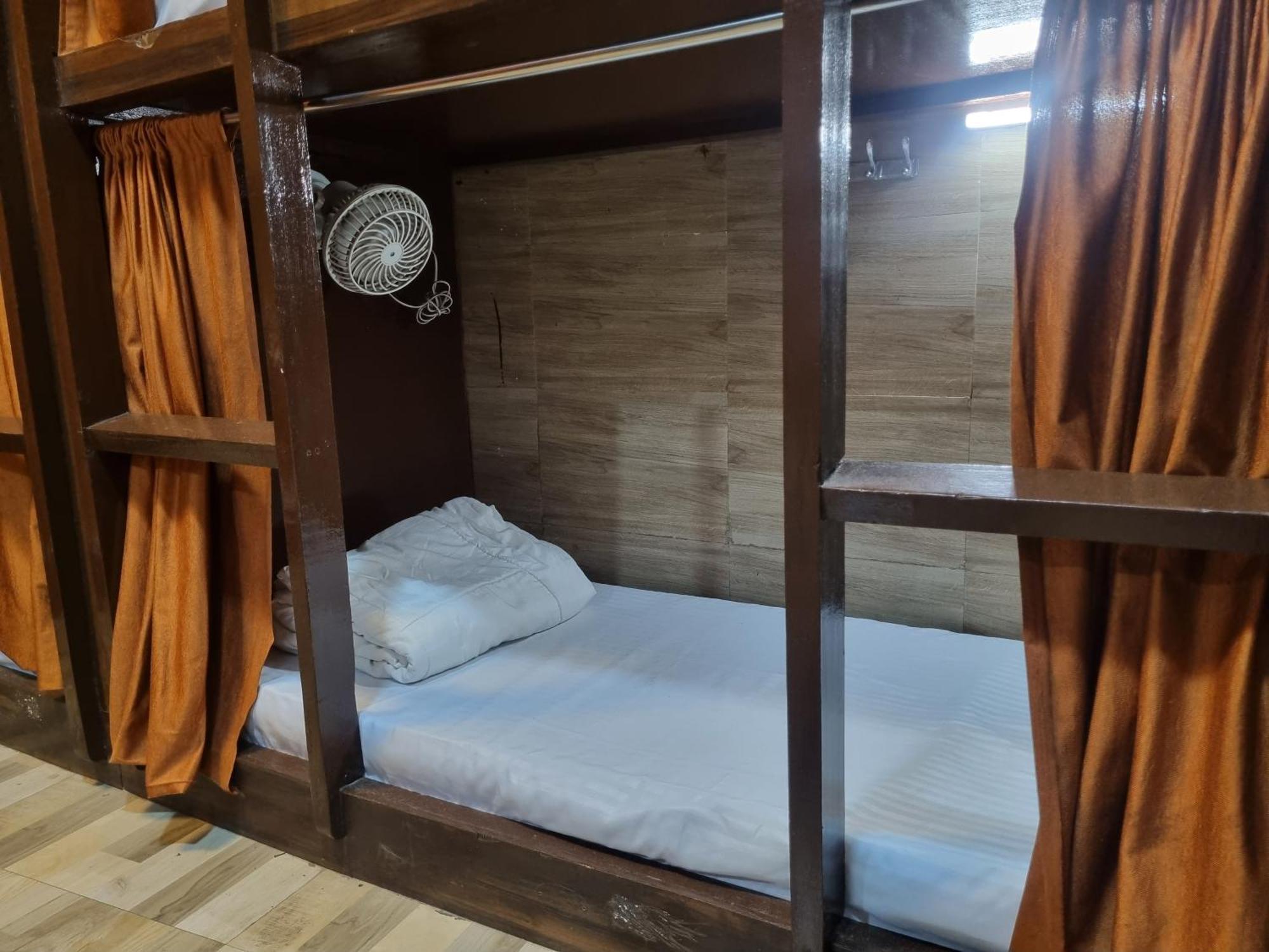 Unibed Dormitory Bombay Esterno foto